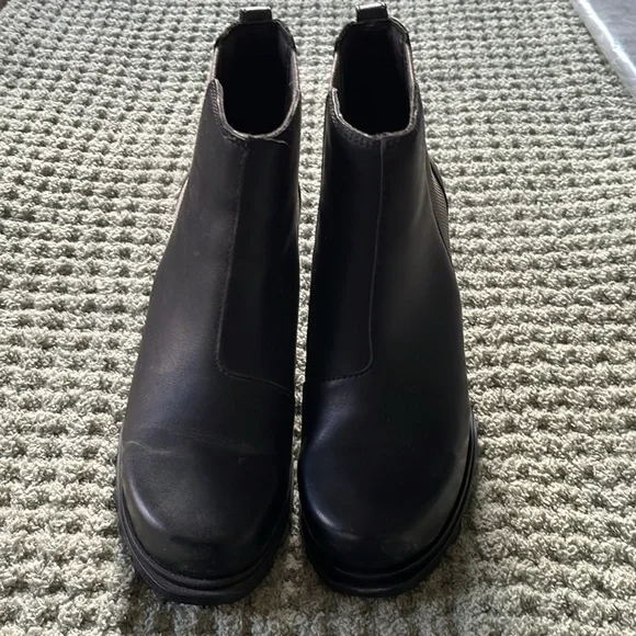 Sorrel wedge ankle boots. - Picture 2 of 5